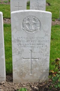 Etaples Military Cemetery - Hollies, Richard Henry