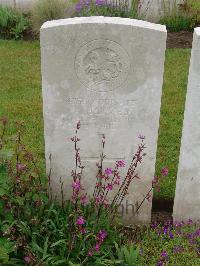 Etaples Military Cemetery - Holmes, A