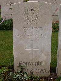 Etaples Military Cemetery - Holmes, Edgar