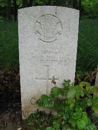 Etaples Military Cemetery - Holmes, H