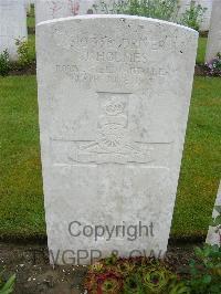 Etaples Military Cemetery - Holmes, J