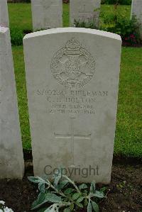 Etaples Military Cemetery - Holton, C H