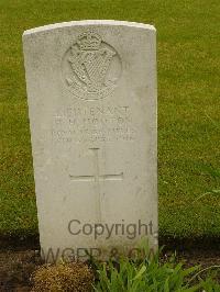 Etaples Military Cemetery - Hooton, H H