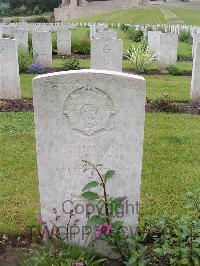 Etaples Military Cemetery - Hope, P B D T