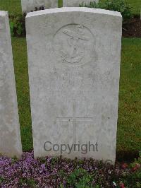 Etaples Military Cemetery - Hopton, Ernest