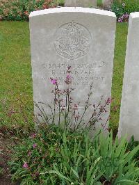 Etaples Military Cemetery - Hornzee, F