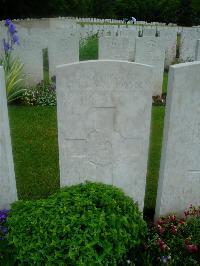 Etaples Military Cemetery - Housden, Arthur William