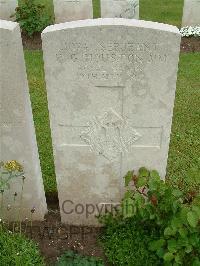 Etaples Military Cemetery - Houston, E G