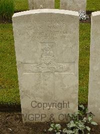 Etaples Military Cemetery - Howard, Charles Clifford