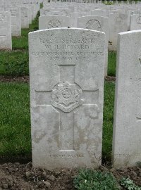 Etaples Military Cemetery - Howard, William Henry