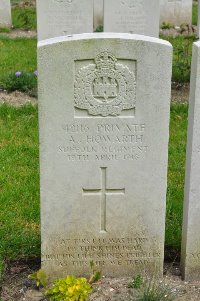 Etaples Military Cemetery - Howarth, A