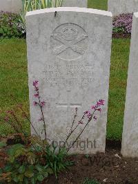 Etaples Military Cemetery - Howarth, Reuben