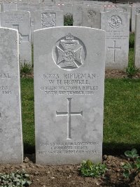 Etaples Military Cemetery - Howell, Walter Henry