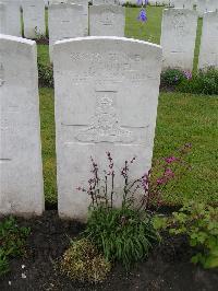 Etaples Military Cemetery - Howell, William James