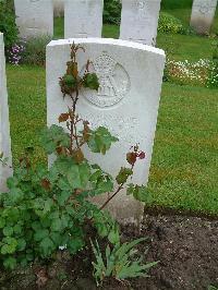 Etaples Military Cemetery - Howlett, Henry Lawrence