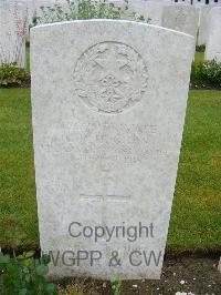 Etaples Military Cemetery - Hughan, George Dinnell