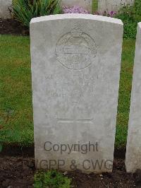 Etaples Military Cemetery - Hughes, E