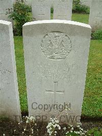 Etaples Military Cemetery - Hughes, J