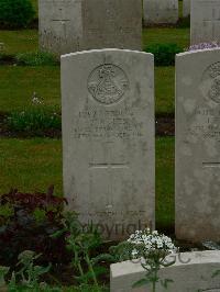 Etaples Military Cemetery - Hughes, S