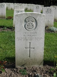 Etaples Military Cemetery - Hughes, William