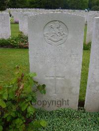 Etaples Military Cemetery - Hulbert, Adyeson