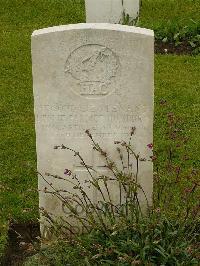 Etaples Military Cemetery - Humphrys, Leslie Palmer