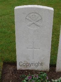 Etaples Military Cemetery - Hunt, Alfred Henry