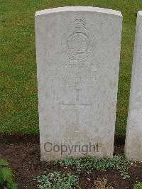 Etaples Military Cemetery - Hunt, Charles Denny