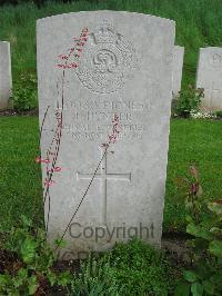 Etaples Military Cemetery - Hunter, E