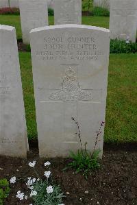 Etaples Military Cemetery - Hunter, John