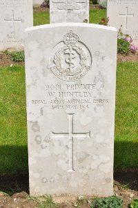 Etaples Military Cemetery - Huntley, W M