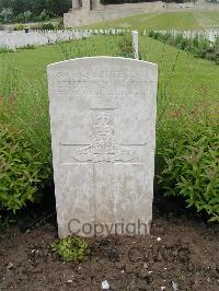 Etaples Military Cemetery - Hurst, Herbert William