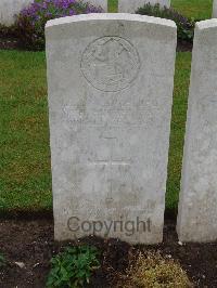 Etaples Military Cemetery - Hutchings, Cecil Ernest