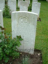 Etaples Military Cemetery - Hutchinson, John