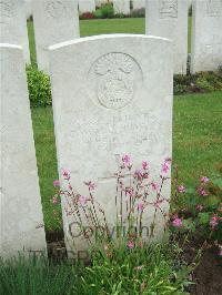 Etaples Military Cemetery - Huyton, Edward
