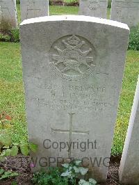 Etaples Military Cemetery - Hyde, H J