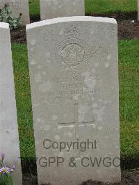 Etaples Military Cemetery - Hyde, J