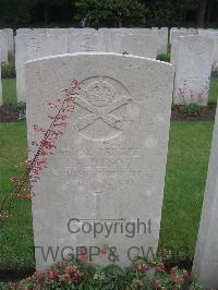 Etaples Military Cemetery - Illson, Louis Harry