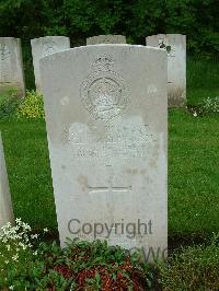 Etaples Military Cemetery - Ilsley, Cecil Henry