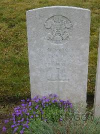 Etaples Military Cemetery - Ingram, Arthur