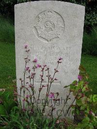 Etaples Military Cemetery - Ireland, H J