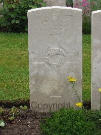Etaples Military Cemetery - Irvine, Thomas