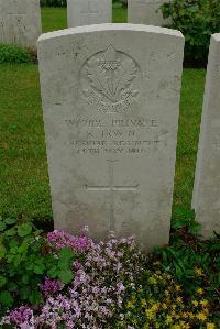 Etaples Military Cemetery - Irwin, R