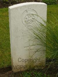 Etaples Military Cemetery - Isham, J V