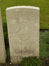 Etaples Military Cemetery - Israel, Gerald Evelyn