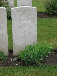 Etaples Military Cemetery - Jacobs, E G