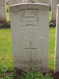 Etaples Military Cemetery - Jaggar, L