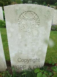 Etaples Military Cemetery - Jamieson, Robert John