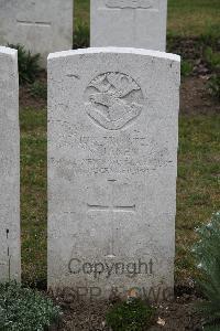 Etaples Military Cemetery - Janes, Stephen