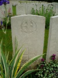 Etaples Military Cemetery - Jeffries, C H